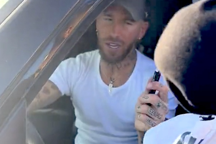 Sergio Ramos Explique Pourquoi Il N A Pas Voulu Signer Un Maillot Du