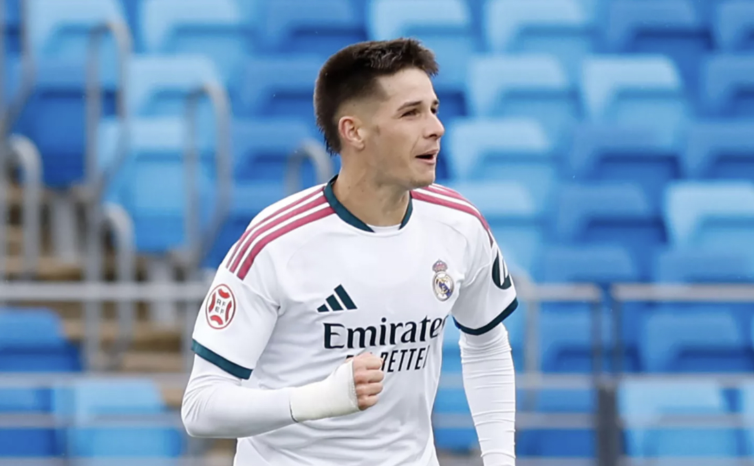 Le Castilla a trouvé son nouveau numéro 9